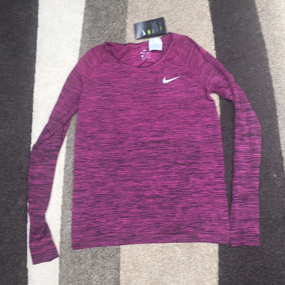Nike women’s Sri fit long sleeve